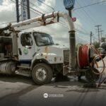 Gobierno municipal realiza labores de limpieza con camión vactor en la colonia El Saucito